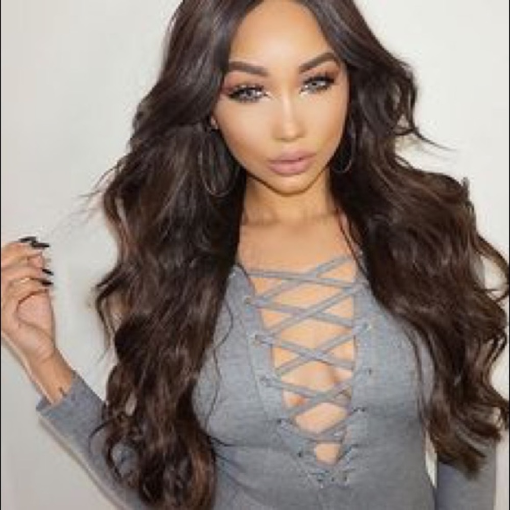 - 24” Brown Body Wavy Lace Front Wig *Nwt*